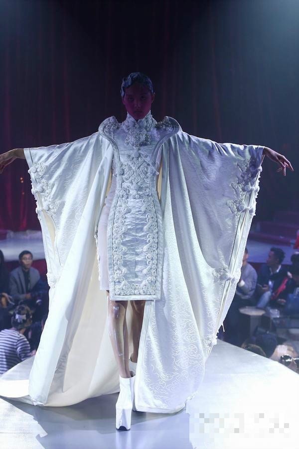 要逆天了，這幾款婚紗設(shè)計(jì)絕逼亮瞎你滴眼！  第1張