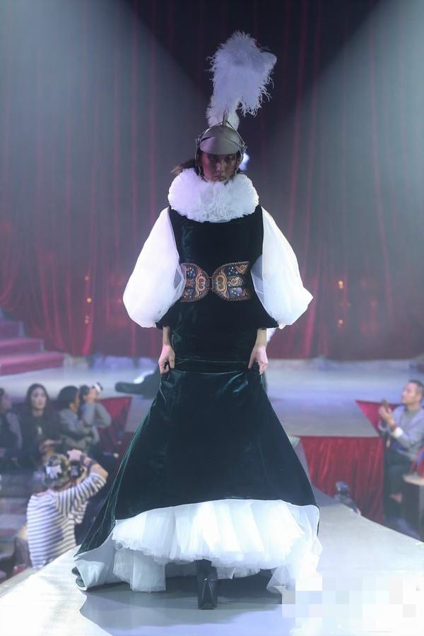 要逆天了,這幾款婚紗設(shè)計(jì)絕逼亮瞎你滴眼! 第7張