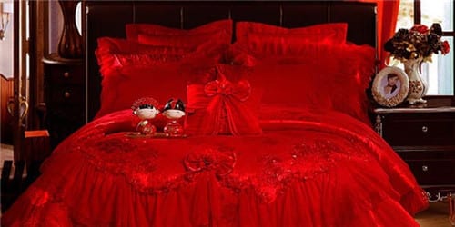 結婚壓床是什么意思 結婚壓床習俗詳解  第1張