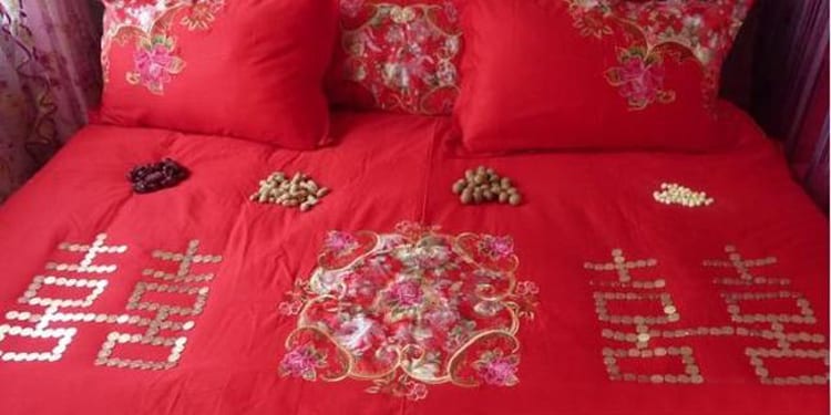 傳統結婚鋪床有什么講究 結婚鋪床吉祥話  第1張