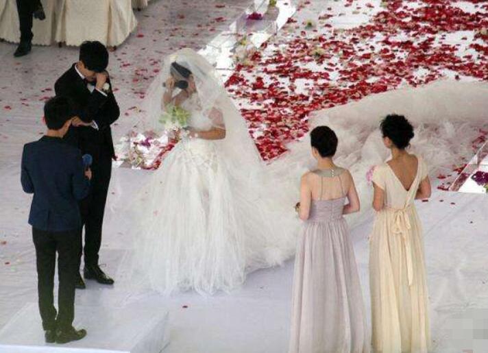婚禮新娘說什么 婚禮上新娘對新郎的簡短告白推薦  第1張