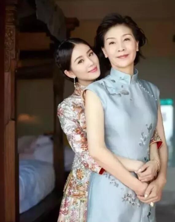 婚禮上媽媽的禮服都有哪些款式？媽媽裝推薦  第7張
