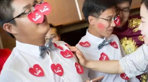 2020最新結婚堵門游戲 千萬別被新郎看見 第6張