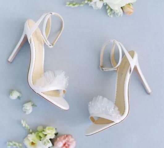 婚鞋怎么買？根據(jù)婚紗搭配婚鞋才是王道！  第9張